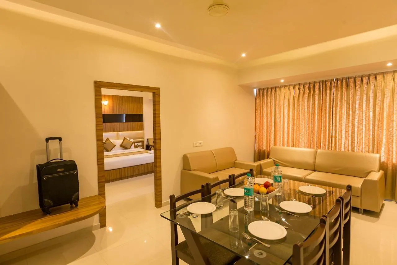 Grand Plaza Suites Kozhikode 3*,